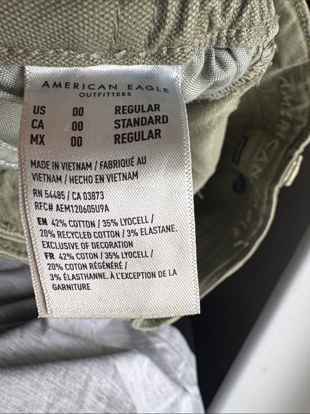 American Eagle Outfitters Olive Cargo Straight-Leg Pants - Picture 4 of 4